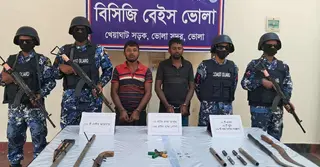 ভোলায় অস্ত্র ও গুলিসহ দুই ডাকাত আটক